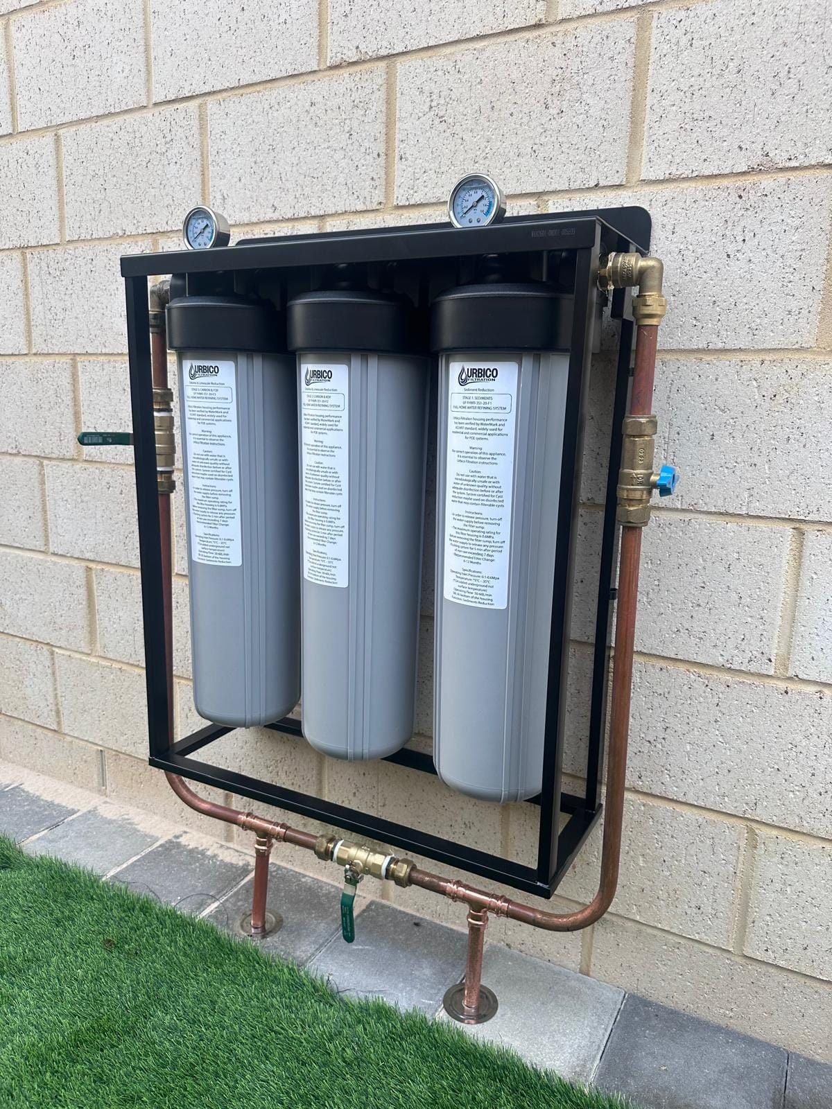 Urbico enclosed whole house water filtration system